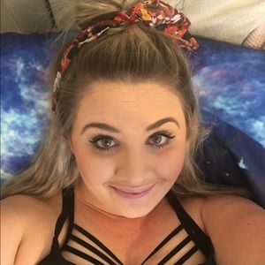 Meet your Posher, Kara